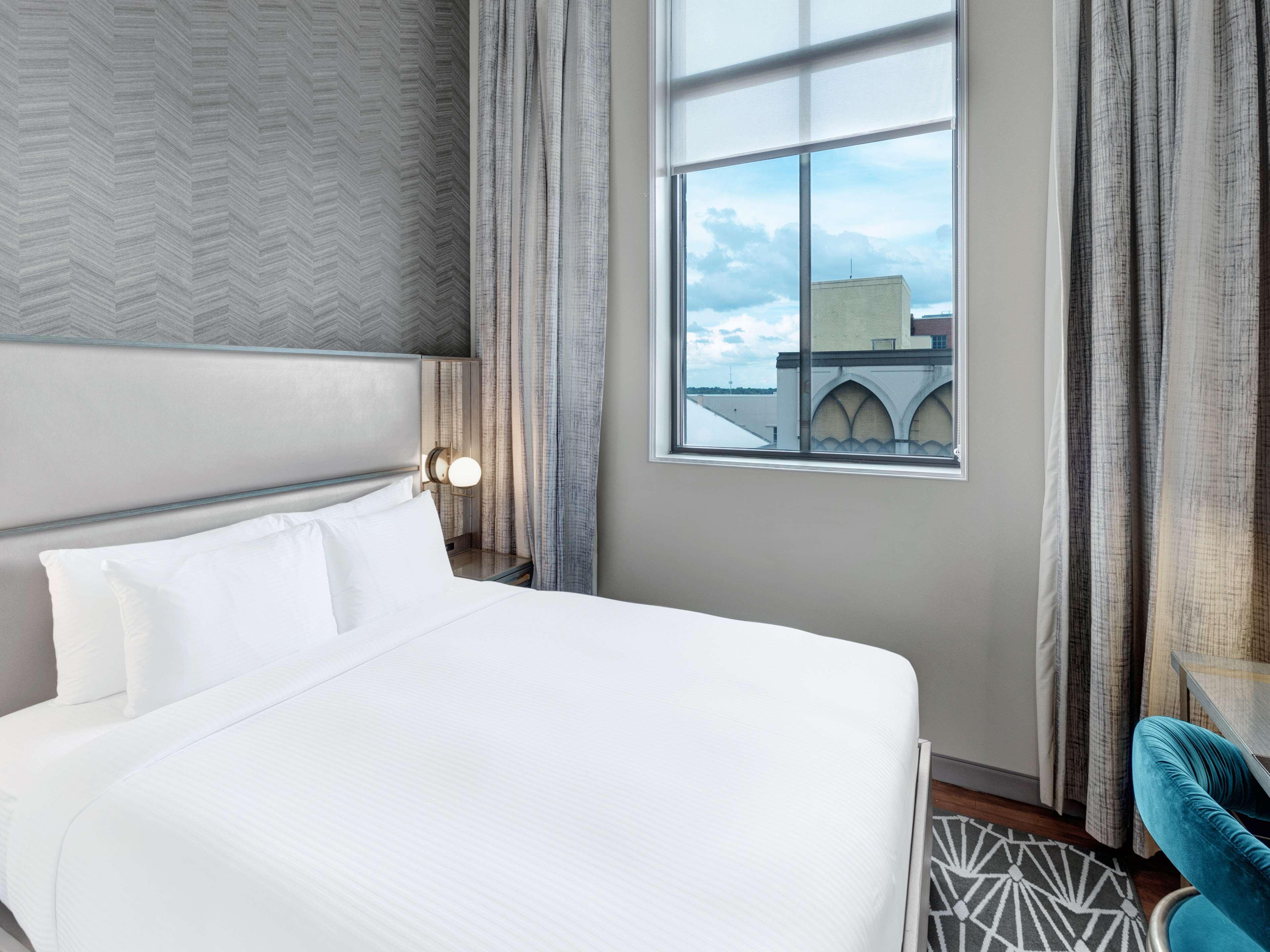 Tulsa Club Hotel Curio Collection By Hilton Екстериор снимка
