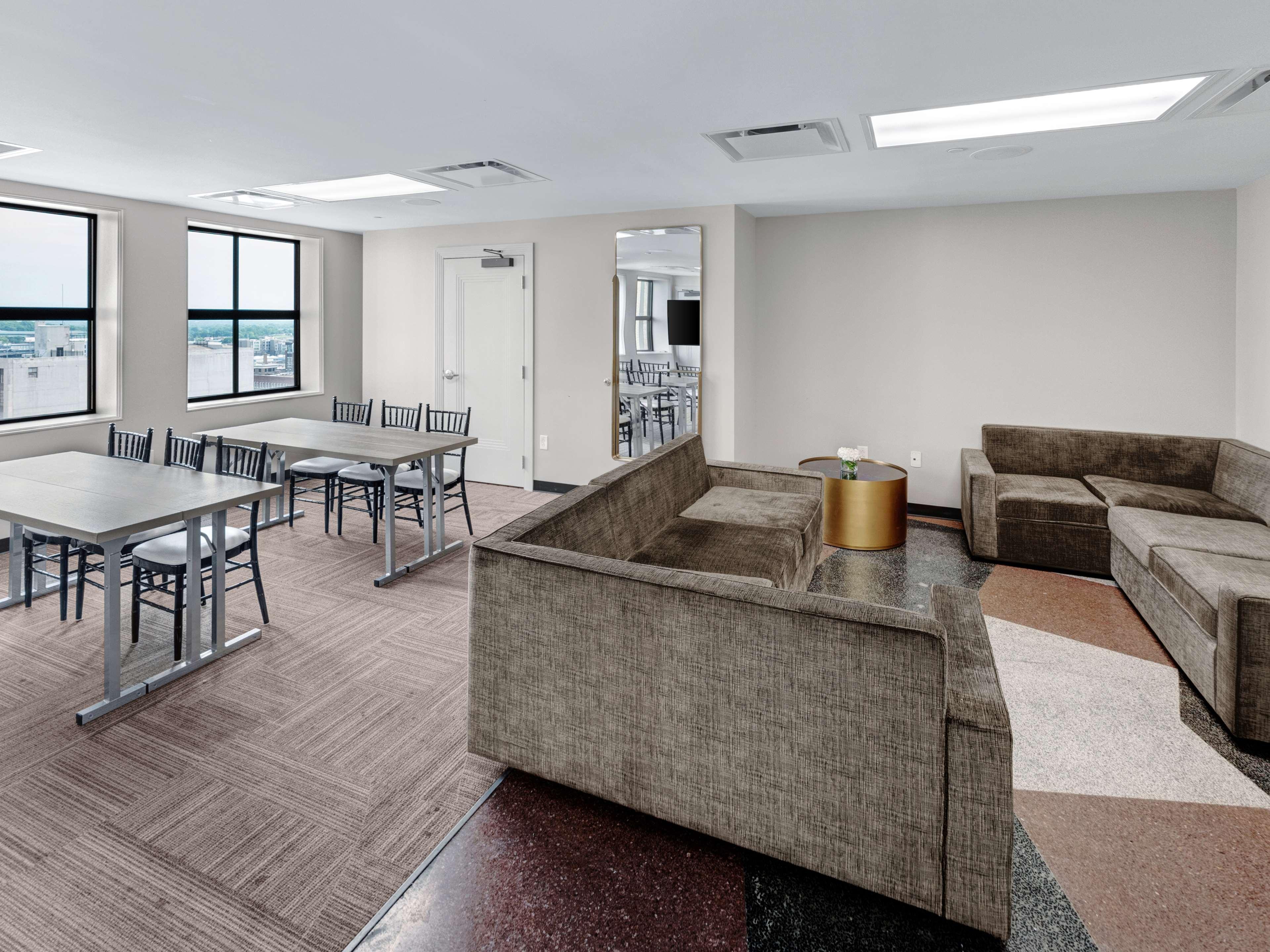 Tulsa Club Hotel Curio Collection By Hilton Екстериор снимка