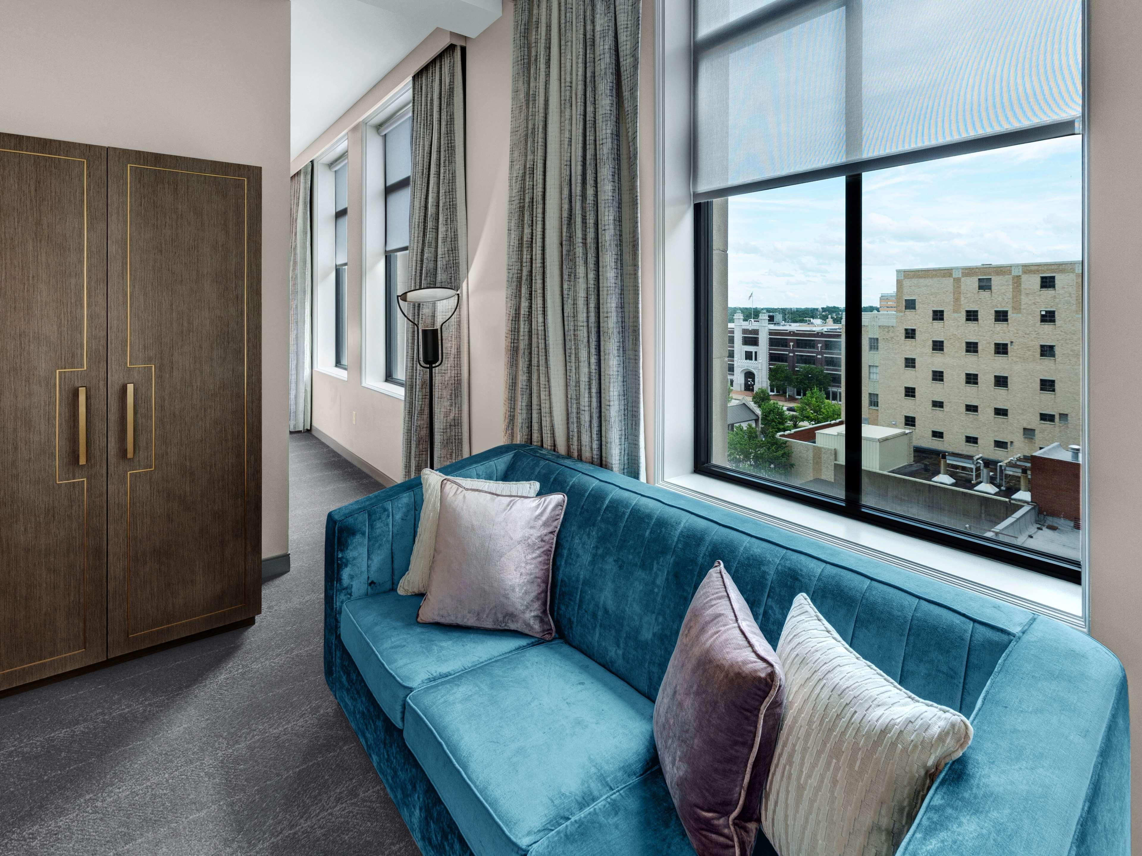 Tulsa Club Hotel Curio Collection By Hilton Екстериор снимка