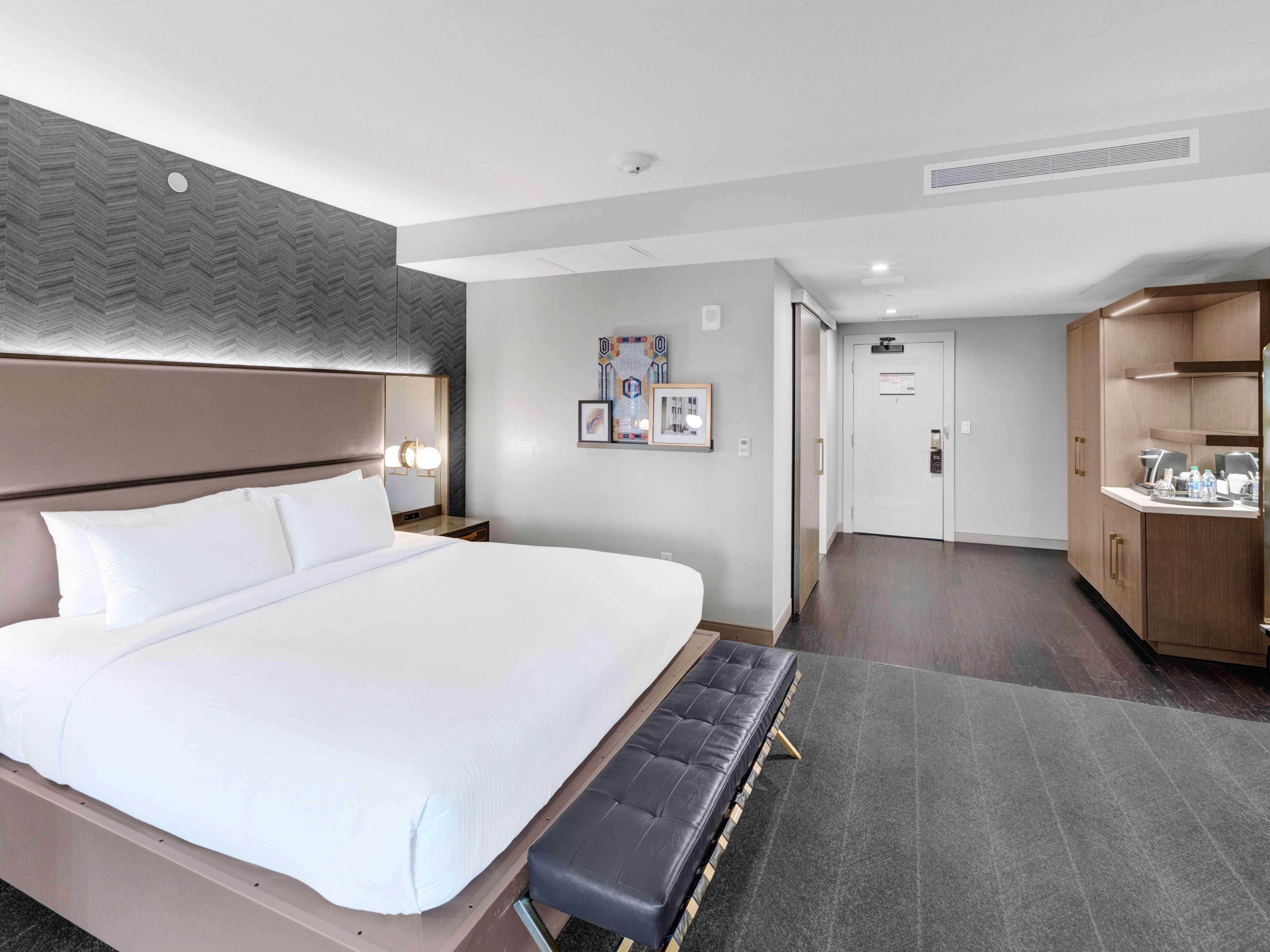 Tulsa Club Hotel Curio Collection By Hilton Екстериор снимка